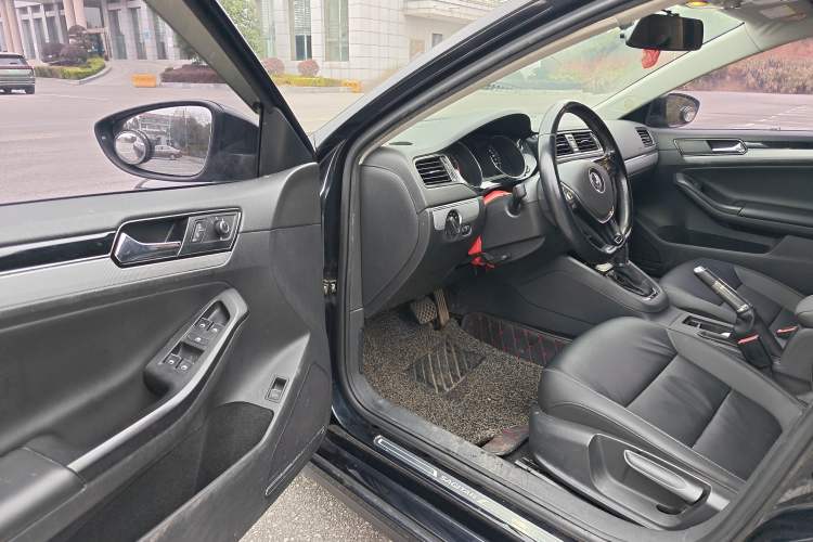 Used Volkswagen Sagitar 2018 1.6L Automatic Comfort Model
