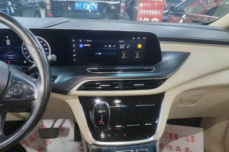 Used Buick GL8 2022 ES Landtrek 653T Luxury Edition
