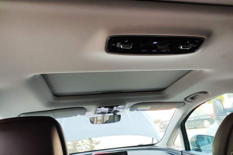 Used Roewe iMAX8 2021 400TGI Supreme Series Lu Zun Edition