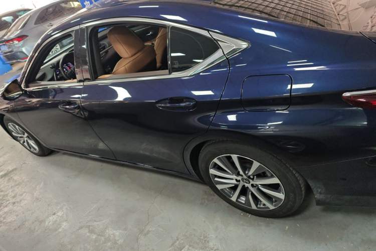 Used Lexus ES 2020 200 Excellence Edition

