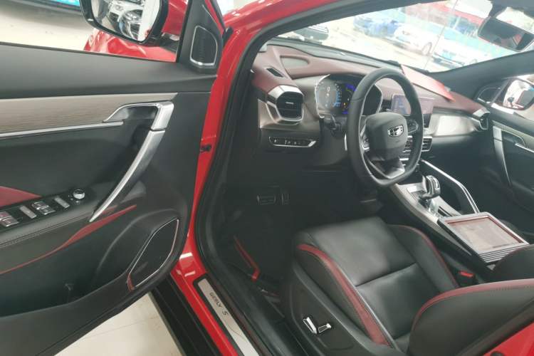 Used Geely Auto Coolray 2019 Sport Model 260T DCT Patrol China V Standard
