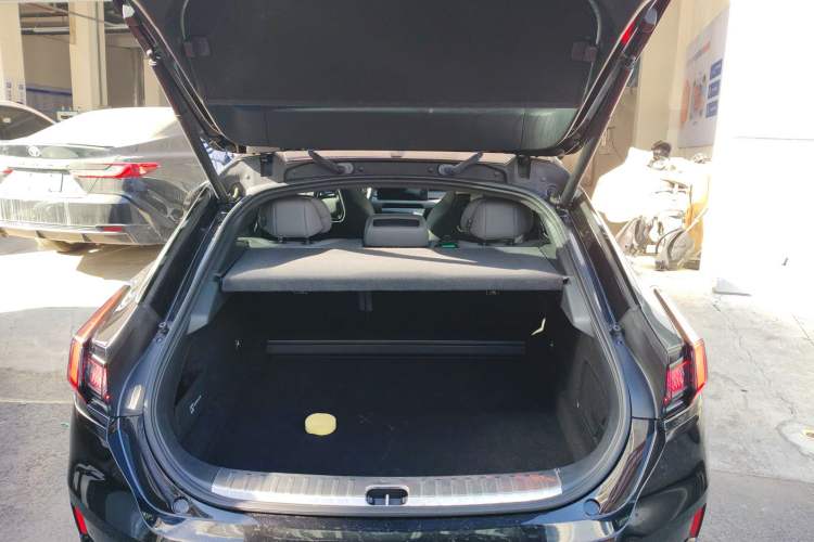 Used Zeekr 001 2023 WE Edition 86 kWh
