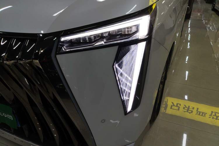 Used GAC Trumpchi M8 2023 Zongshi Series Dual-Motor Flagship Edition