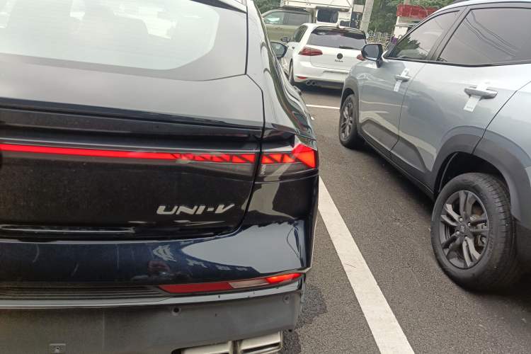 Used Changan UNI-V 2024 1.5T Prestige Sport Edition
