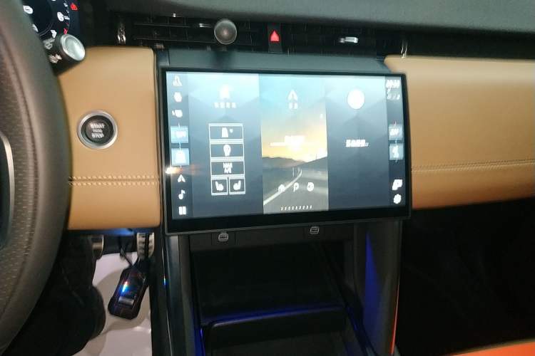 Used Land Rover Discovery Sport 2024 Performance Tech Edition
