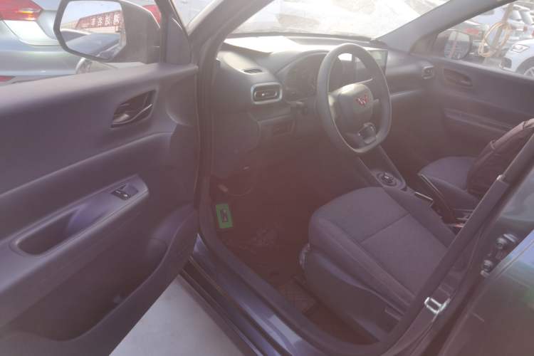 Used Wuling Hongguang New Energy 2024 All-Electric Model 300KM Practical Version
