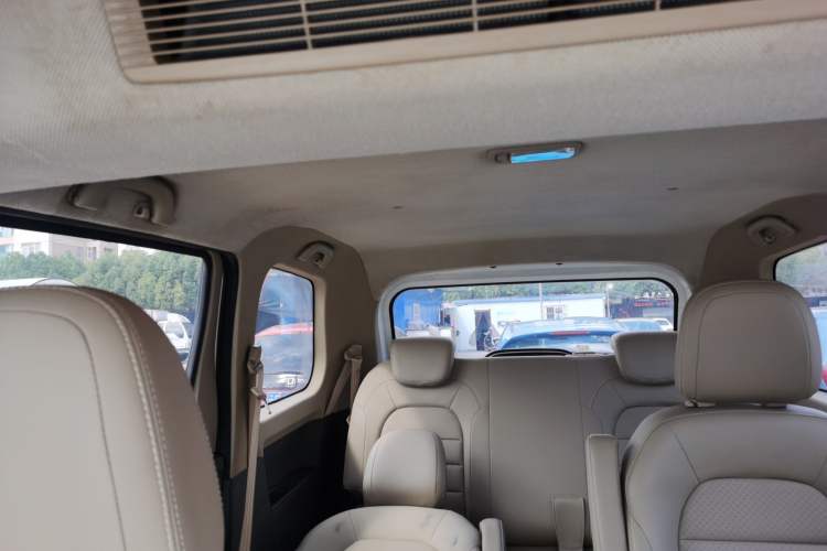 Used Wuling Hongguang 2019 1.5L S Comfort Edition China VI LAR
