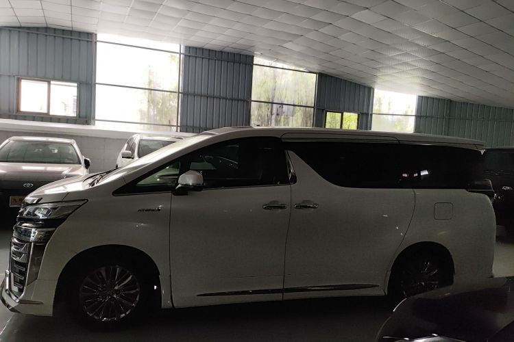 Used Toyota Vellfire 2020 Dual-Engine 2.5L HV Luxury Edition
