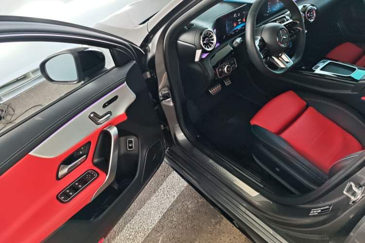 Used Mercedes-Benz A-AMG 2025 AMG A 35 L 4MATIC
