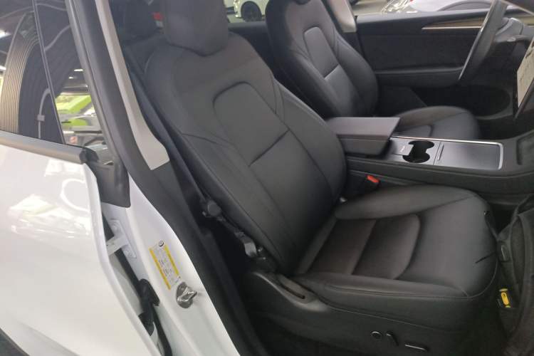 Used Tesla Model Y 2021 Long-Range All-Wheel-Drive Version