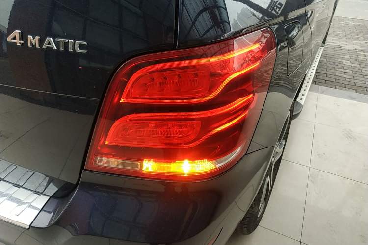 Used Mercedes-Benz GLK-Class 2015 GLK 300 4MATIC Fashion Edition Ultimate Version
