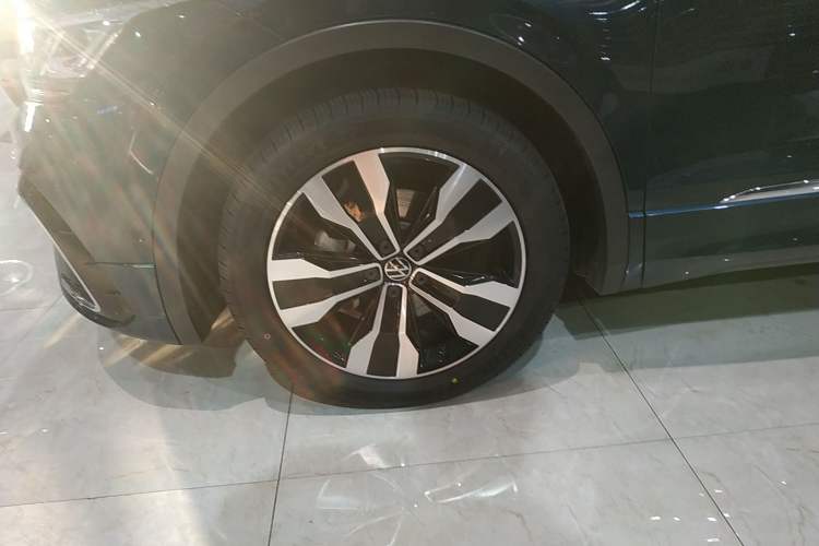 Used Volkswagen Tiguan L 2022 380TSI Automatic All-Wheel Drive R-Line Flagship 7-Seater
