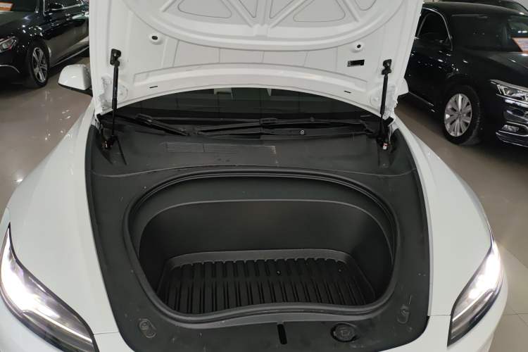 Used Tesla Model 3 2023 Rear-Wheel-Drive Version
