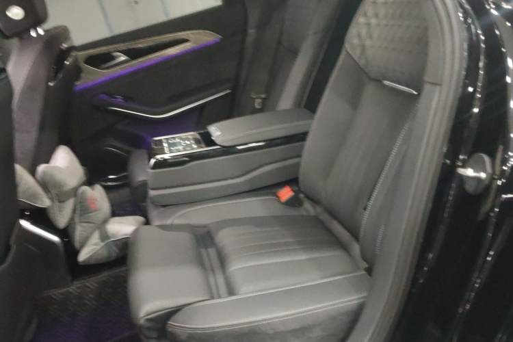 Used Hongqi H9 2022 2.0T Smart Connect Flagship Edition
