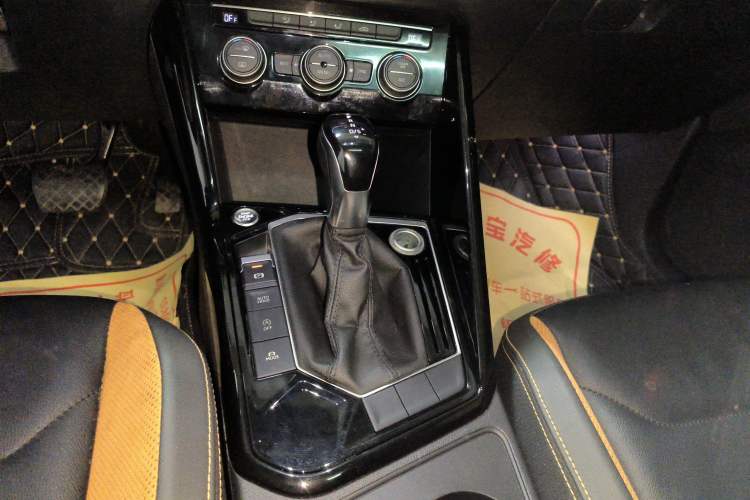 Used Volkswagen Tayron 2019 330TSI Two-Wheel-Drive Luxury Version China V Emission Standard
