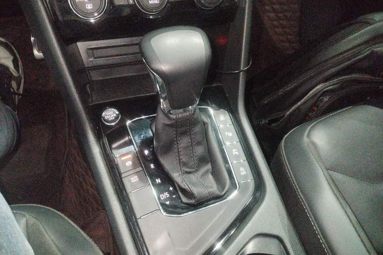 Used Volkswagen Tiguan L 2021 330TSI Automatic Two-Wheel Drive R-Line Enhanced Edition
