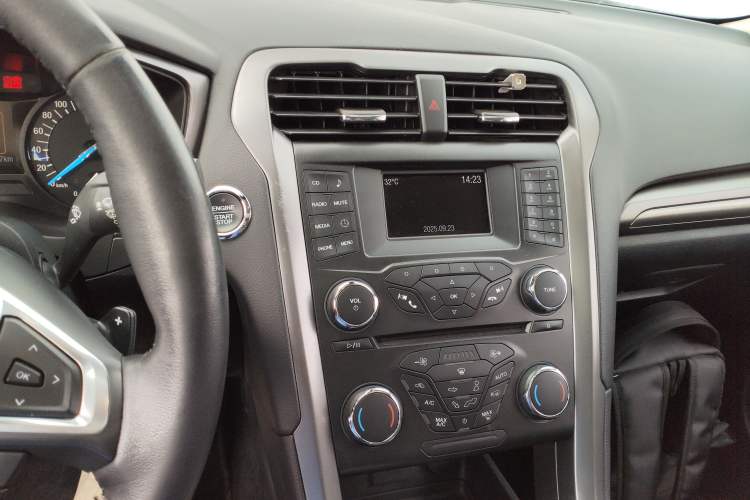 Used Ford Mondeo 2017 EcoBoost 200 Stylish Model
