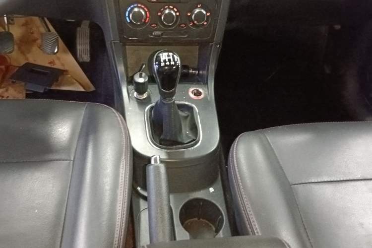 Used Dongfeng Fengon 370 2016 1.5L Manual Elite Home Edition 7-Seater