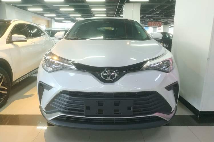Used Toyota IZOA 2021 2.0L Enjoy Edition
