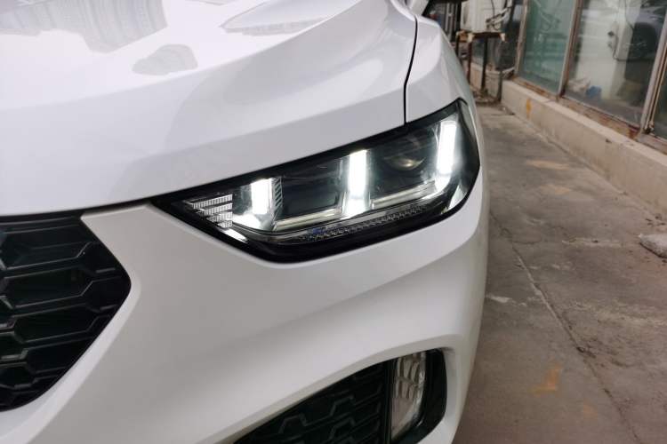 Used Wey VV5 2017 2.0T Ultra-Luxury Version
