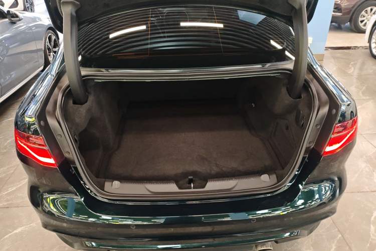 Used Jaguar XEL 2024 2.0T 250 PS R-DYNAMIC S Advanced Sport Edition
