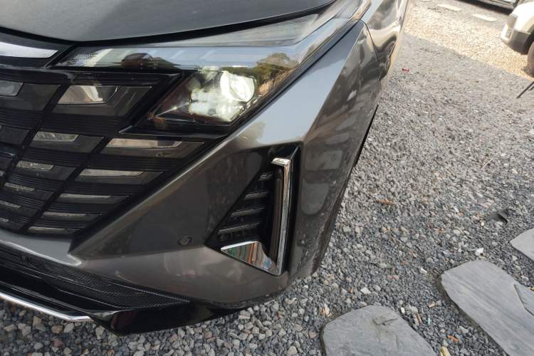 Used Changan UNI-Z New Energy 2024 Blue Whale Smart Electric iDD 125km Excellence Model
