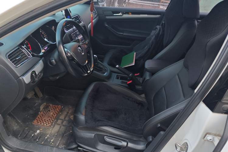 Used Volkswagen Sagitar 2018 180TSI DSG Prestige Edition
