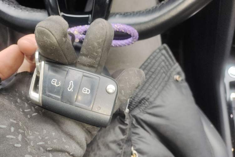 Used Volkswagen Tiguan L 2021 330TSI Automatic Two-Wheel Drive Smart Edition
