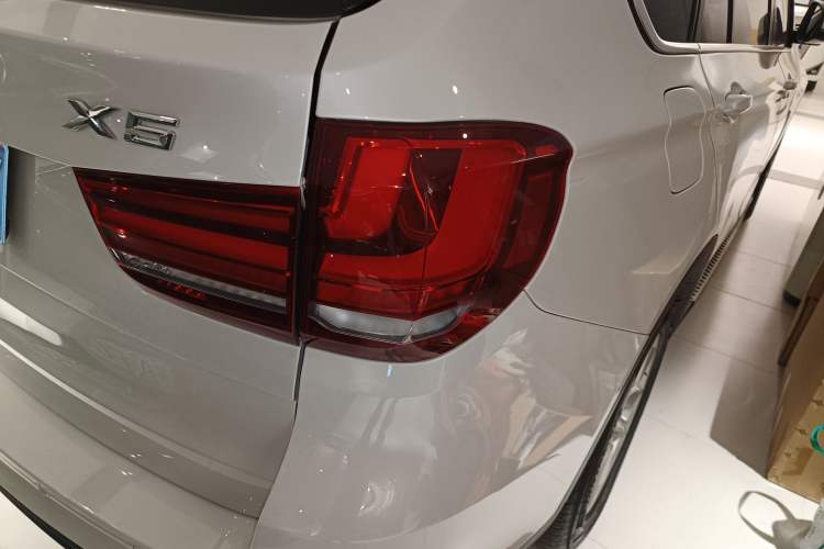 Used BMW X5 2015 xDrive28i
