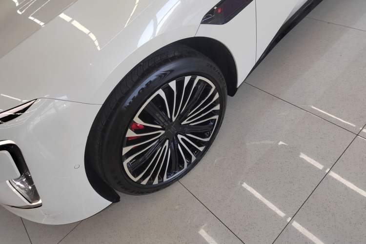 Used  12 2025 Ultra Extended-Range Edition