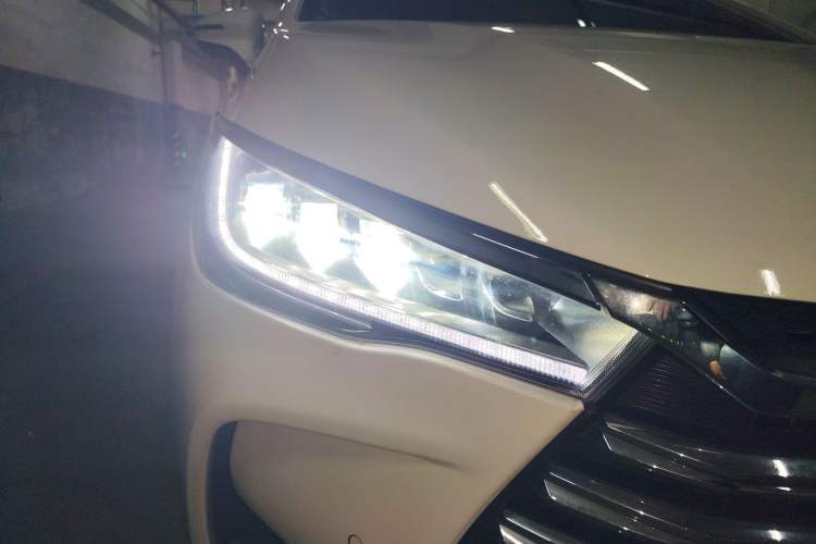 Used BYD Song MAX New Energy 2019 DM 1.5T Smart Connect Zhiyao Model 6 Seats China VI Standard
