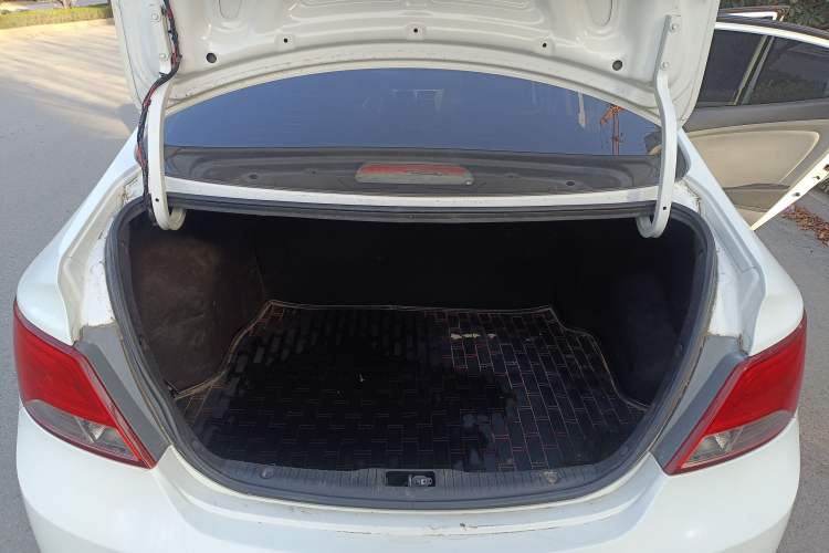 Used Hyundai Verna 2014 1.4L Manual Smart GLS Trim
