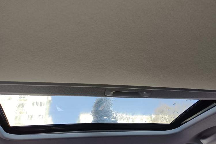 Used Kia kx1 Stonic 2021 1.4L CVT Fun & Sunroof Model
