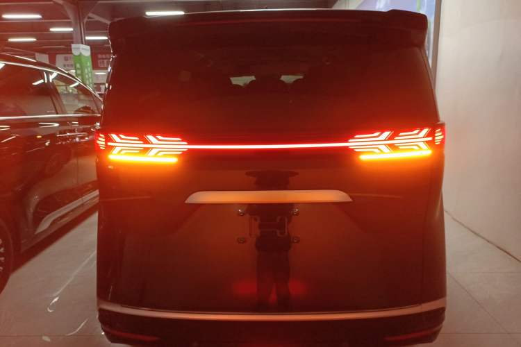 Used Denza D9 2022 DM-i 970 Four-Wheel Drive Flagship Model