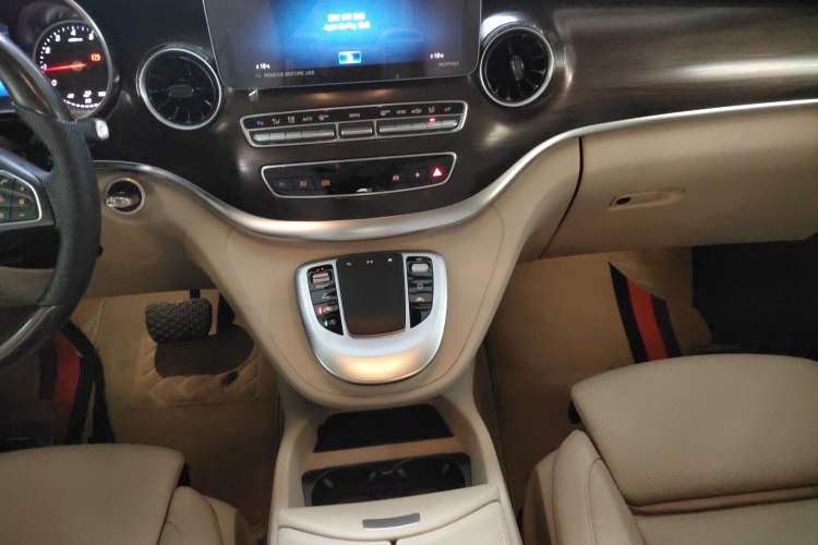 Used Mercedes-Benz V-Class 2022 V 260 Avantgarde Edition