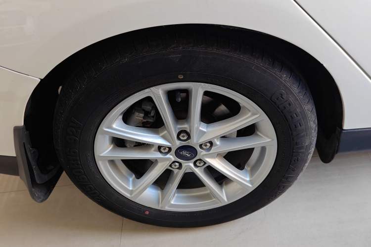 Used Ford Focus 2017 Sedan EcoBoost 180 Automatic Elite Model