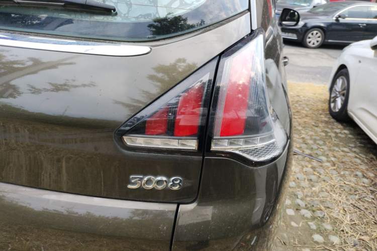 Used Peugeot 3008 2016 2.0L Automatic Classic Edition