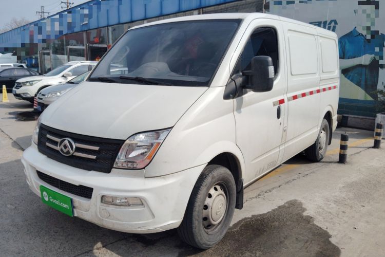 Used SAIC MAXUS Xintu V80 2023 2.0T Manual Classic City Delivery King Short Wheelbase Ultra-Low Roof 3-Seater