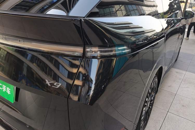 Used XPeng X9 2025 740 Ultra-Long Range Max
