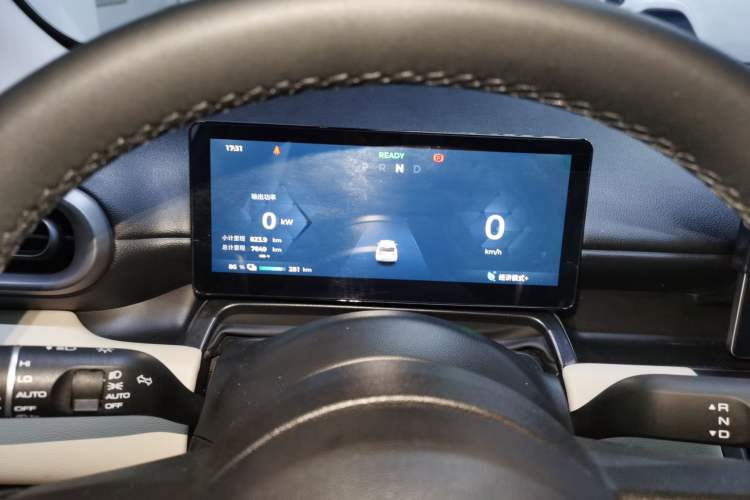 Used Wuling Bingo PLUS 2024 330 km Range Five-Seater Version
