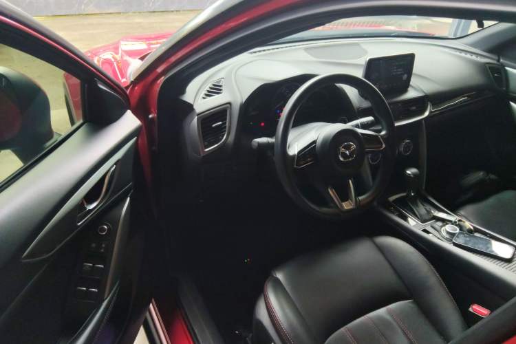 Used Mazda CX-4 2018 2.0L Automatic Two-Wheel Drive Blue Sky Dynamic Version China V Standard
