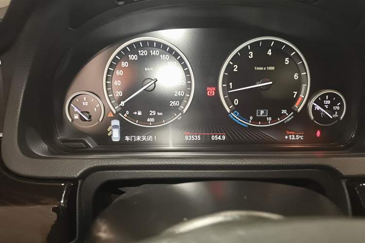 Used BMW 5 Series GT 2014 528i Leading Model
