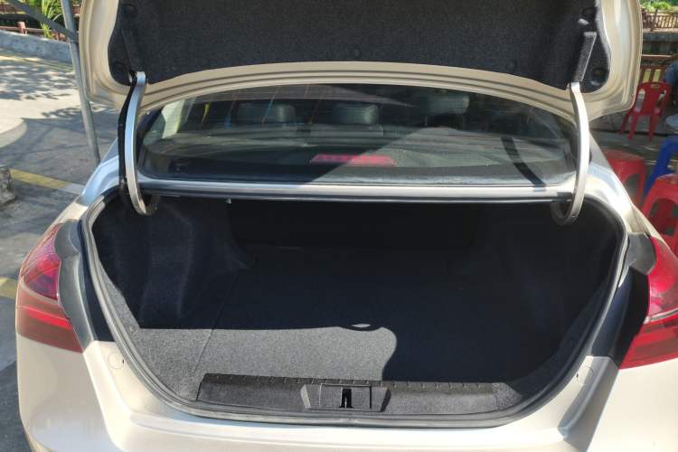 Used Geely Auto Emgrand 2019 Leading Edition 1.5L CVT Upward-Connected Model China VI Standard