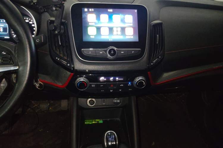 Used Changan CS55 2019 1.5T Manual Colorful Model China VI Standard
