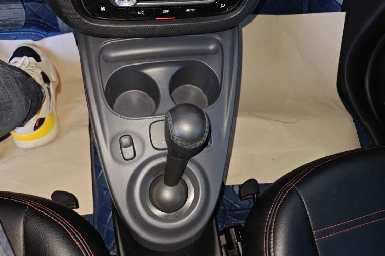 Used  fortwo 2015 1.0L 52 kW hardtop Dynamic version
