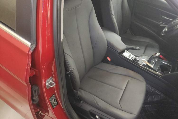 Used BMW 3 Series 2016 320Li Ambition Model
