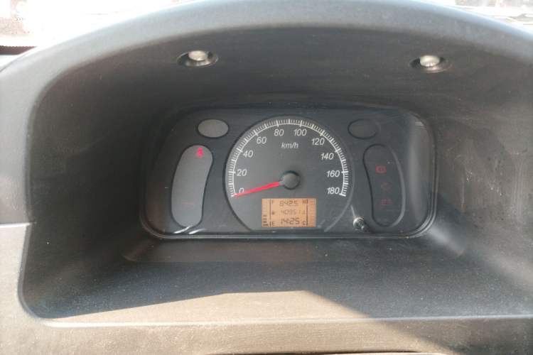 Used Wuling Zhiguang 2020 1.2L Van Utility Model China VI Emission Standard 2 Seats LSI