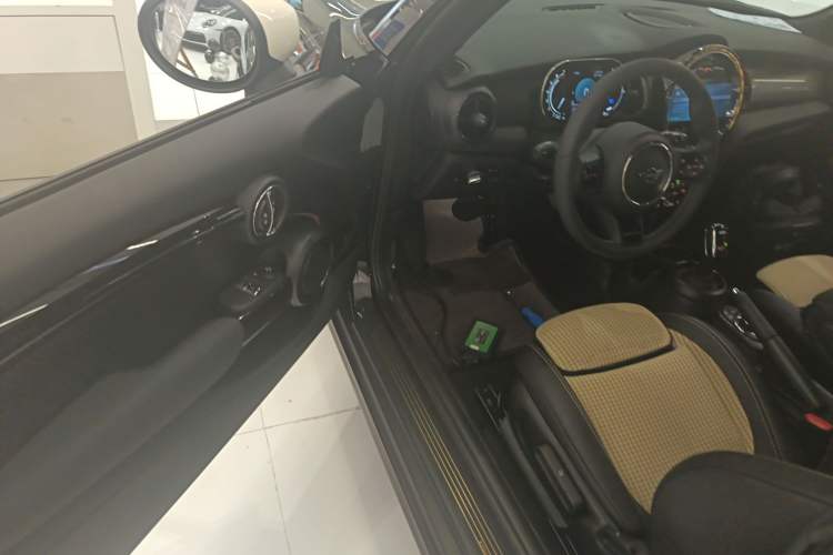 Used  MINI 2023 2.0T COOPER S Obsession Edition
