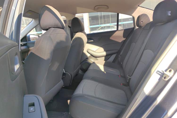 Used Roewe i5 2023 1.5L Manual Comfort Edition