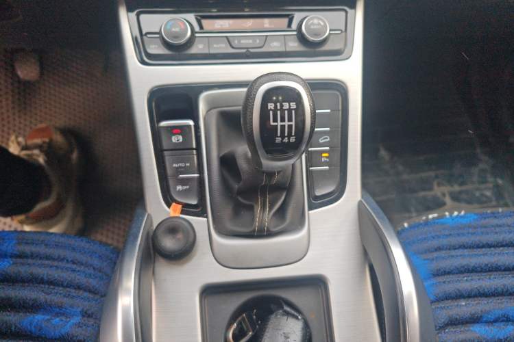 Used Geely Auto Emgrand X7 Sport 2016 2.0L Manual Smart Connect Version